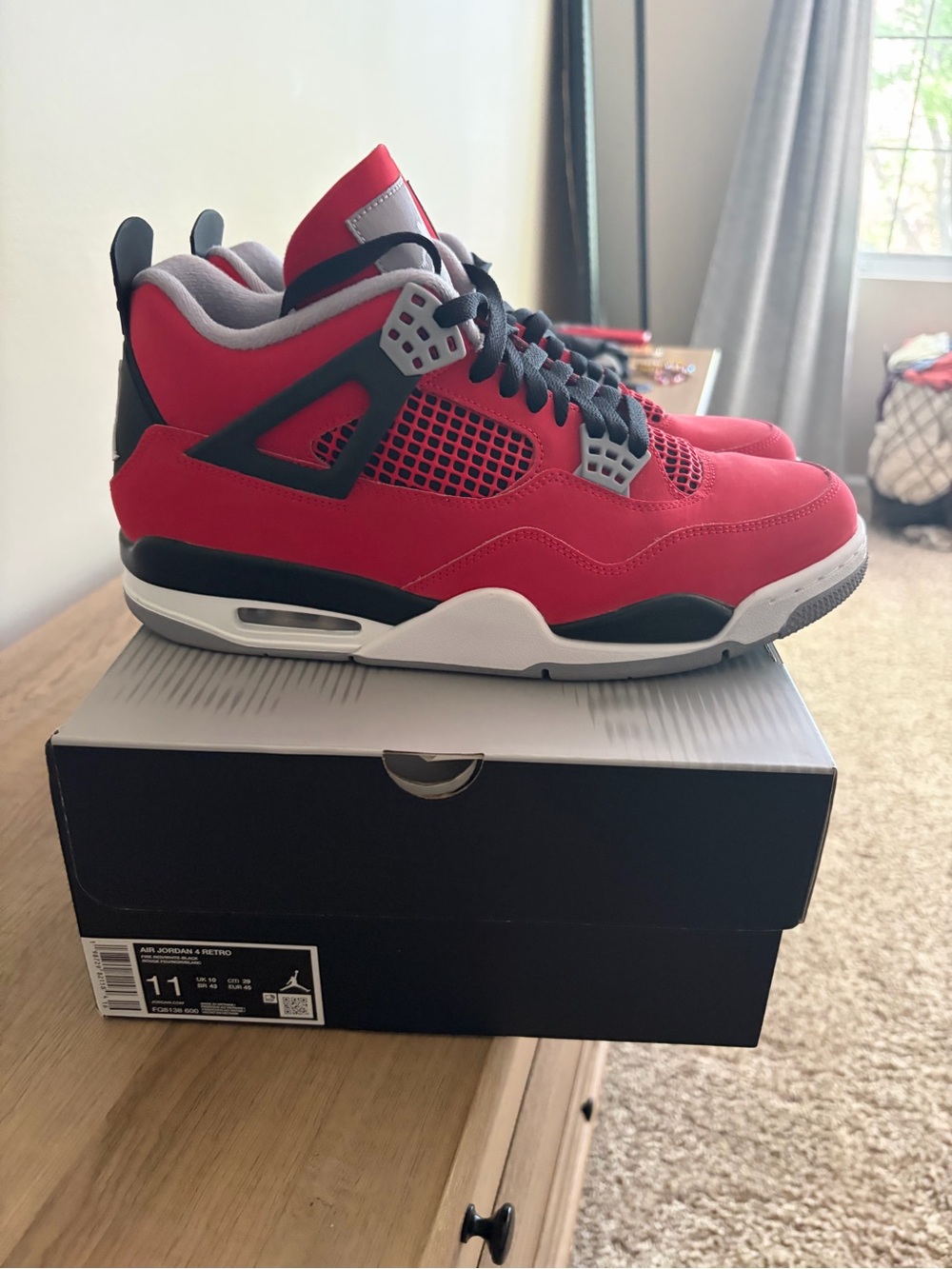 Jordan 4 Bravo